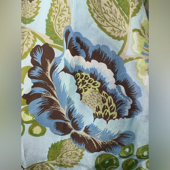 Talbots 100% Silk Green Floral Oblong Scarf - Picture 4 of 4